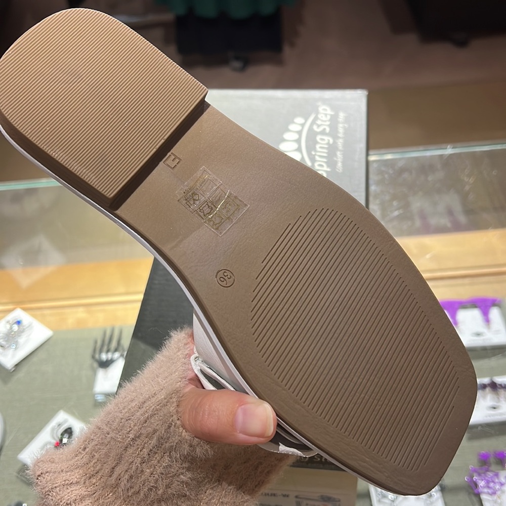 Spring Step Dominique - Picture 4 of 5